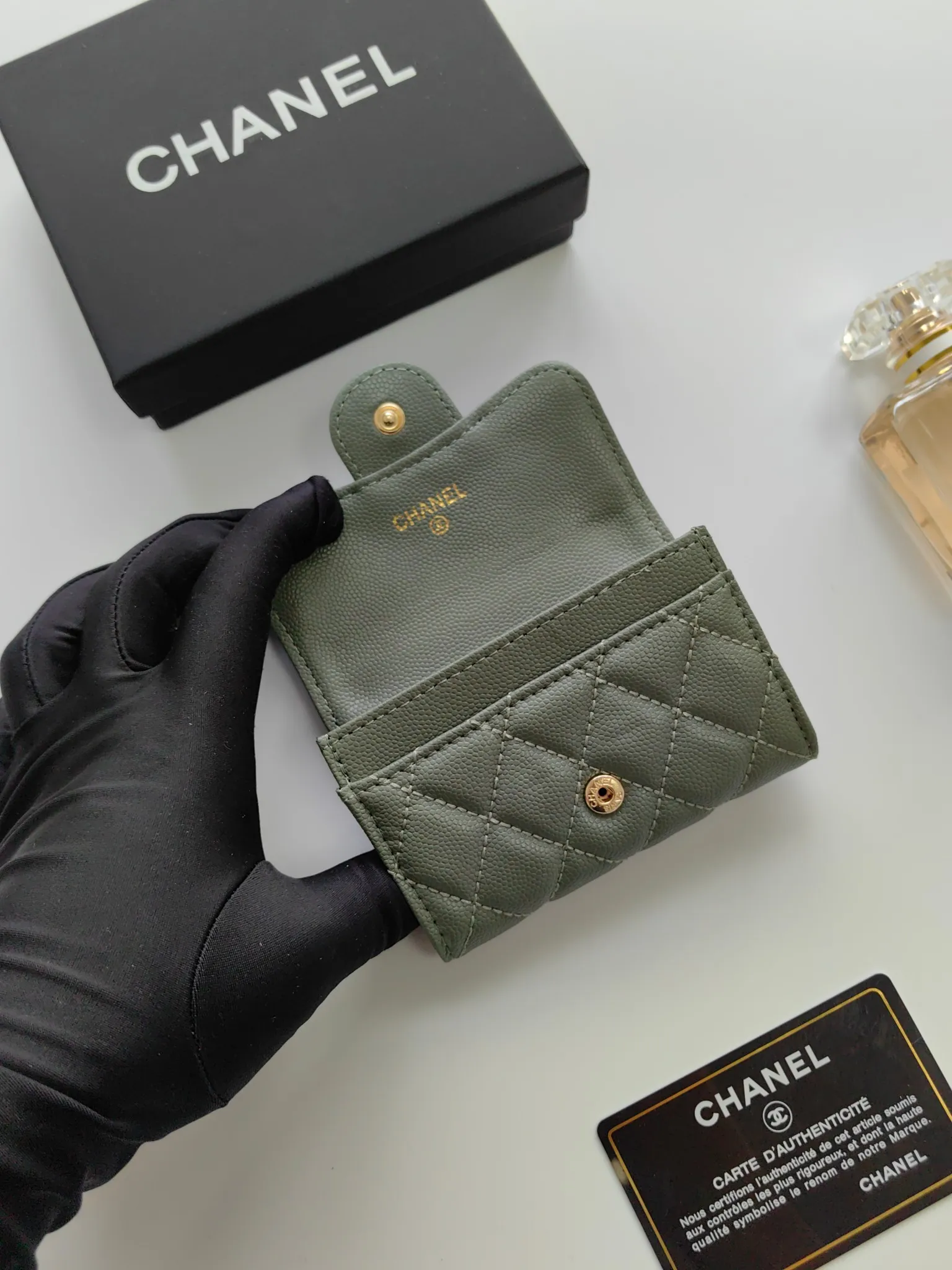 ￥130 CHANEL Chanel classic flap card holder. Imported sheepskin and caviar cowhide, card holder and coin purse integrated, with slip pocket on the back, model number: AP448, size: 7.5 × 11.3 × 2.1 cm