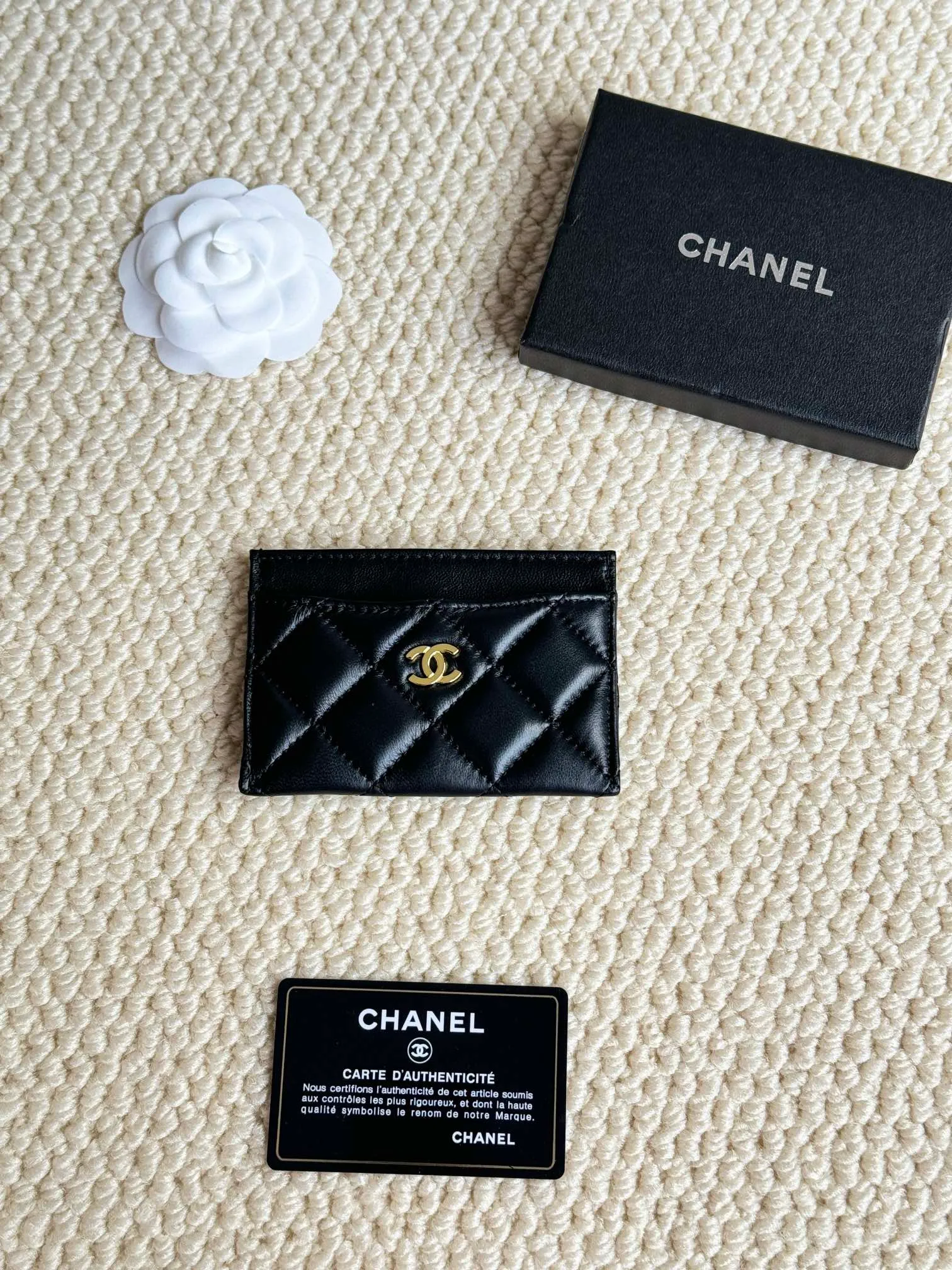 💰100Chanel Chanel counter classic card holder Model number: AP456 Made of sheepskin, a classic and timeless mini card holder. Super cute😍 Size: 7.5×11.2×0.5cm Fine workmanship and high-end quality