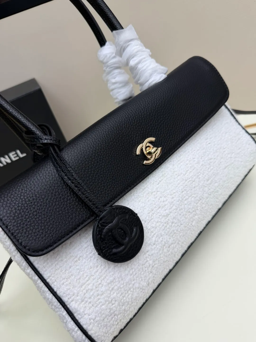 All Categories Chanel Women's Bags 2 (Chanel) Chanel 032