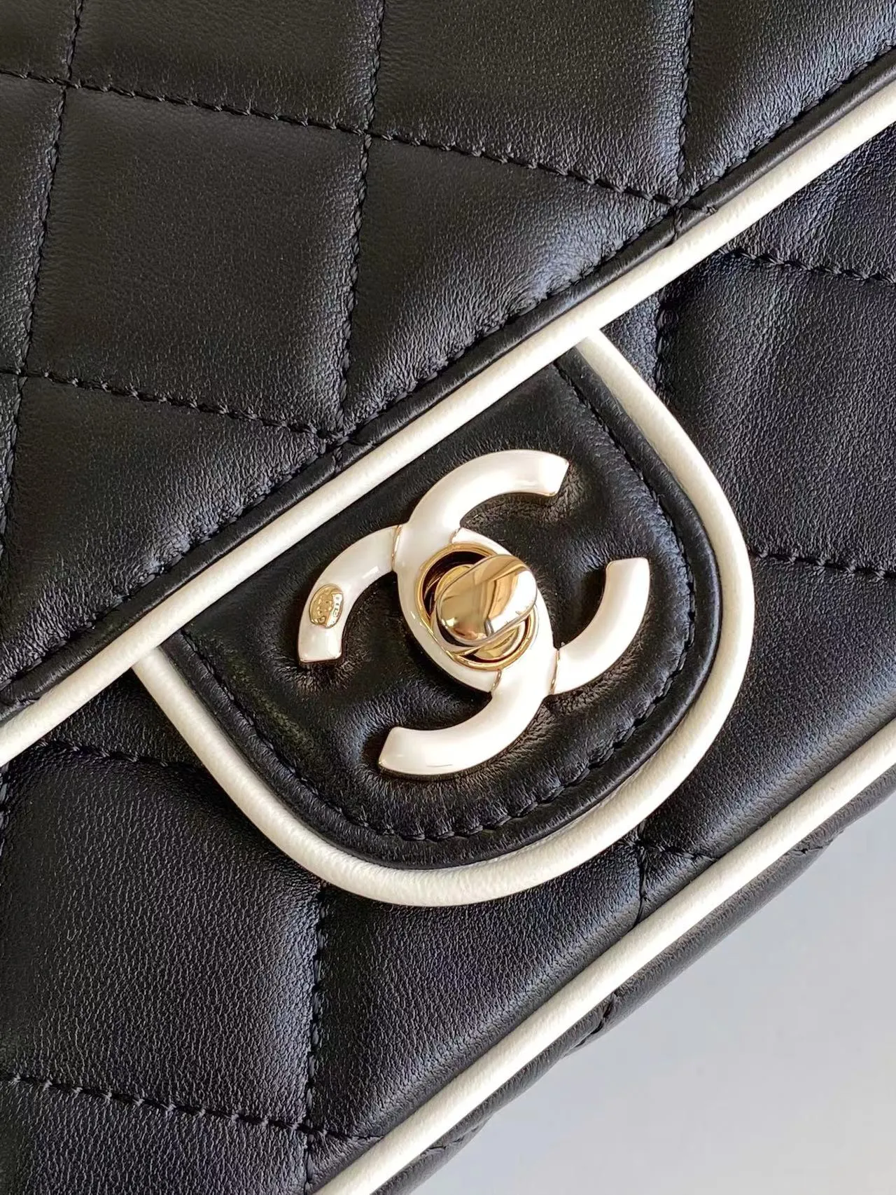 All Categories Chanel Women's Bags 2 (Chanel) Chanel Original AS5151