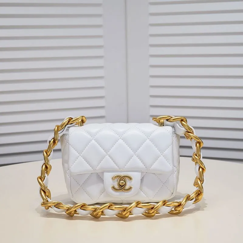All Categories Official Website "Brand Women's Bags" Women's Bags 💙 Chanel �C𝗵𝗮𝗻𝗲𝟭 𝟮𝟮𝘀 Large Gold Chain Armpit Bag Small Size Jimei, have you got it yet? This bag is easy to wear with hot girls, and the capacity is good. The thick chain is the finishing touch of this bag. It is younger and more fashionable than Cf. 𝐒𝐢𝐳𝐞𝟏𝟑-𝟏𝟕