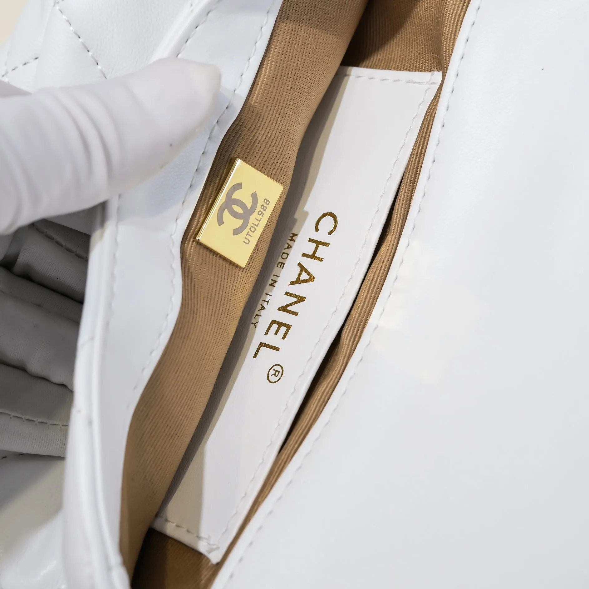 All Categories Official Website "Brand Women's Bags" Women's Bags 💙 Chanel �C𝗵𝗮𝗻𝗲𝟭 𝟮𝟮𝘀 Large Gold Chain Armpit Bag Small Size Jimei, have you got it yet? This bag is easy to wear with hot girls, and the capacity is good. The thick chain is the finishing touch of this bag. It is younger and more fashionable than Cf. 𝐒𝐢𝐳𝐞𝟏𝟑-𝟏𝟕