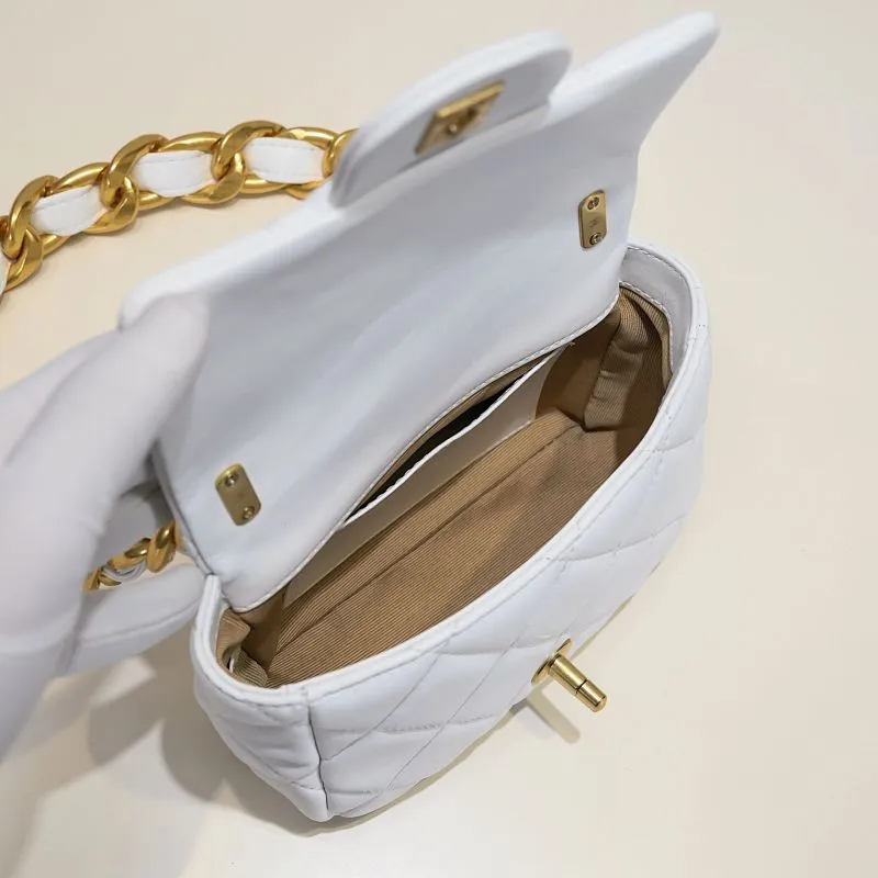 All Categories Official Website "Brand Women's Bags" Women's Bags 💙 Chanel �C𝗵𝗮𝗻𝗲𝟭 𝟮𝟮𝘀 Large Gold Chain Armpit Bag Small Size Jimei, have you got it yet? This bag is easy to wear with hot girls, and the capacity is good. The thick chain is the finishing touch of this bag. It is younger and more fashionable than Cf. 𝐒𝐢𝐳𝐞𝟏𝟑-𝟏𝟕