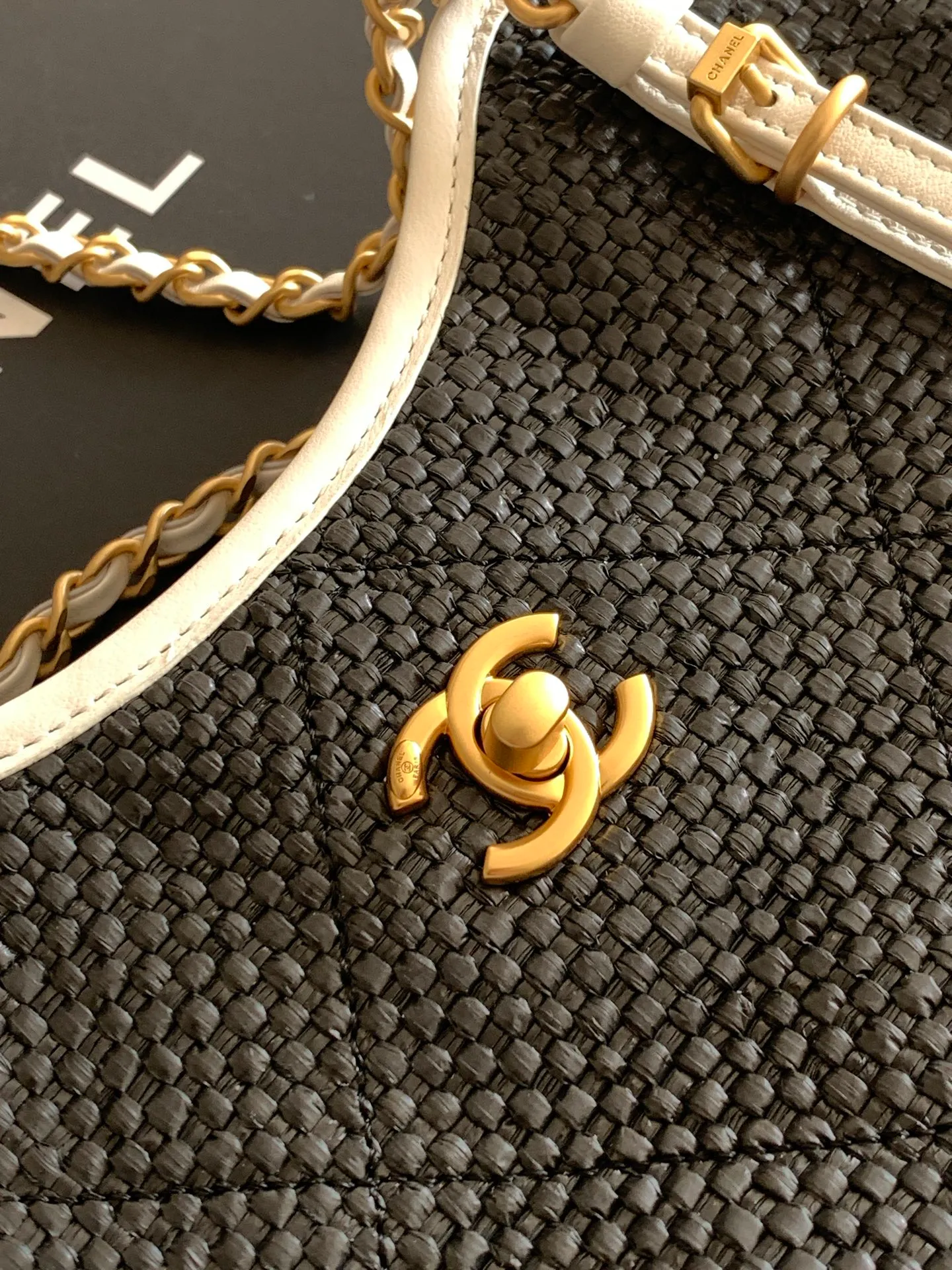 All Categories Chanel Women's Bags 2 (Chanel) Chanel Original AS6015