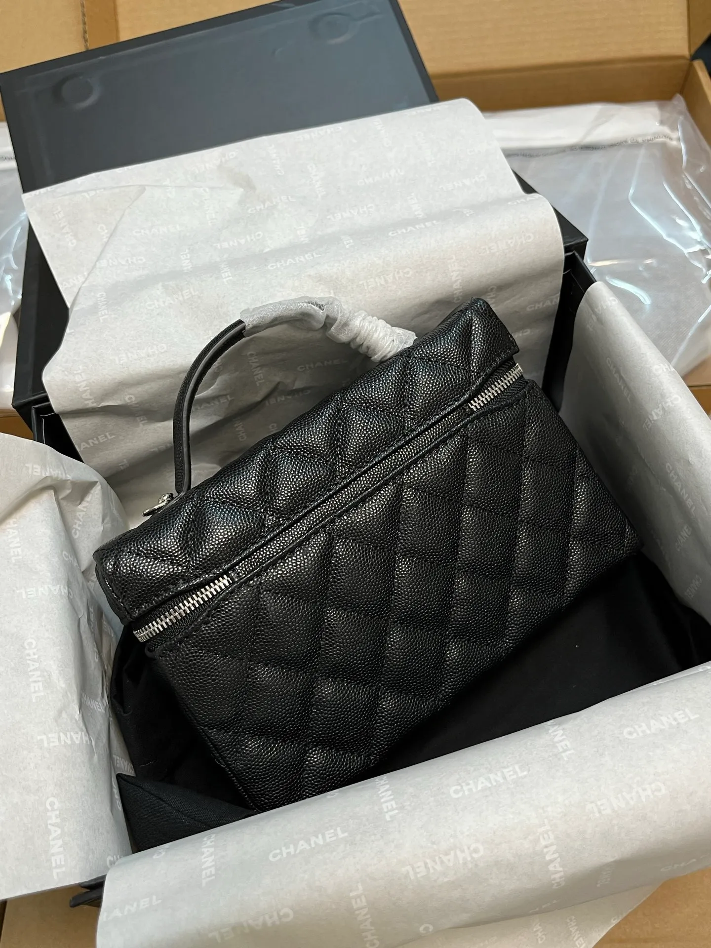 All Categories Official Website "Brand Women's Bags" Women's Bags 💙 Chanel 2026 New CHANEL LP Meteor Hardware Lunch Box Bag