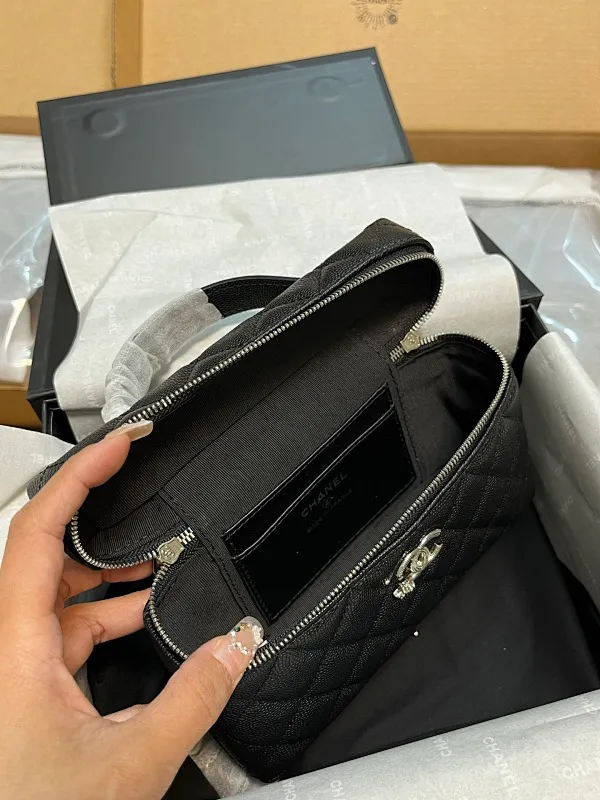 All Categories Official Website "Brand Women's Bags" Women's Bags 💙 Chanel 2026 New CHANEL LP Meteor Hardware Lunch Box Bag