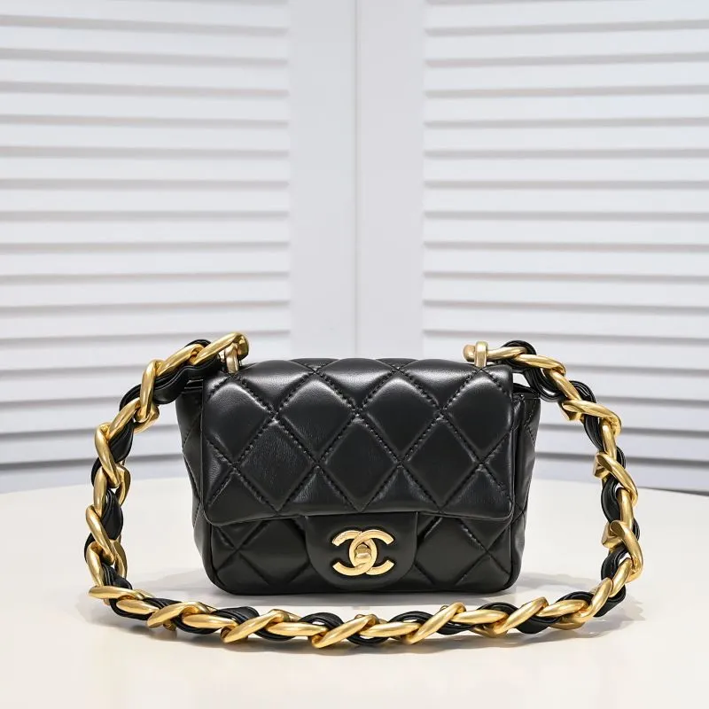 All Categories Official Website "Brand Women's Bags" Women's Bags 💙 Chanel �C𝗵𝗮𝗻𝗲𝟭 𝟮𝟮𝘀 Large Gold Chain Armpit Bag Small Size Jimei, have you got it yet? This bag is easy to wear with hot girls, and the capacity is good. The thick chain is the finishing touch of this bag. It is younger and more fashionable than Cf. 𝐒𝐢𝐳𝐞𝟏𝟑-𝟏𝟕