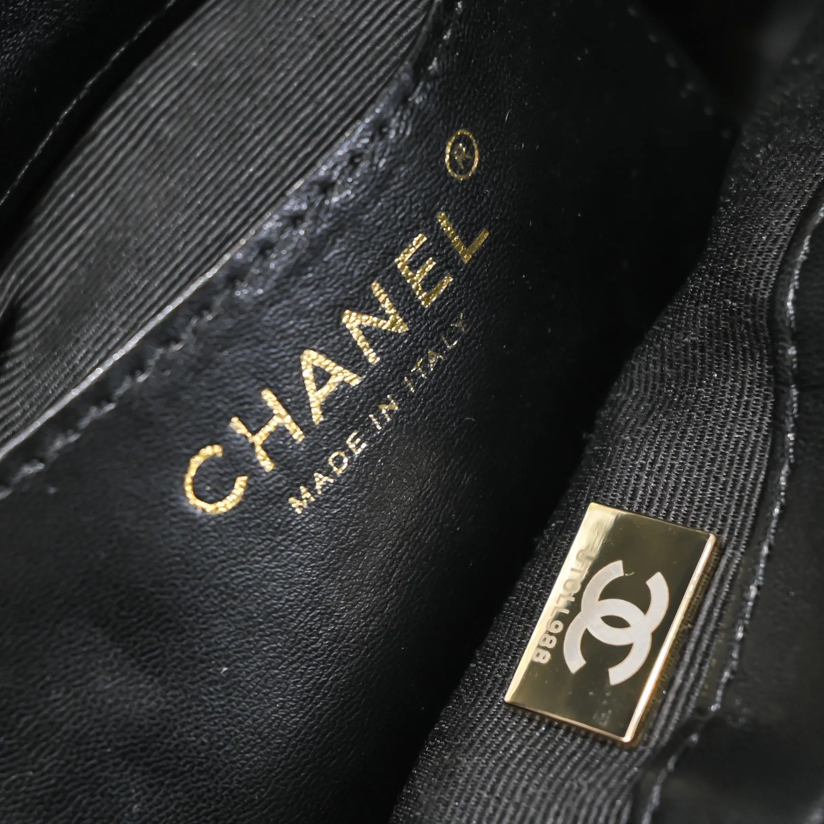 All Categories Official Website "Brand Women's Bags" Women's Bags 💙 Chanel �C𝗵𝗮𝗻𝗲𝟭 𝟮𝟮𝘀 Large Gold Chain Armpit Bag Small Size Jimei, have you got it yet? This bag is easy to wear with hot girls, and the capacity is good. The thick chain is the finishing touch of this bag. It is younger and more fashionable than Cf. 𝐒𝐢𝐳𝐞𝟏𝟑-𝟏𝟕
