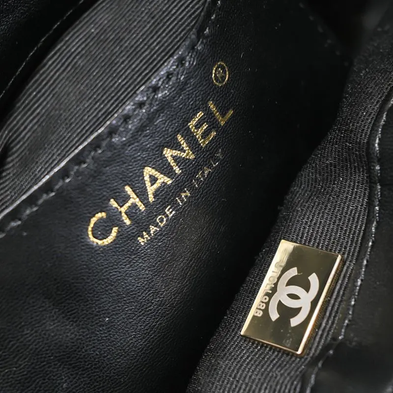 All Categories Official Website "Brand Women's Bags" Women's Bags 💙 Chanel �C𝗵𝗮𝗻𝗲𝟭 𝟮𝟮𝘀 Large Gold Chain Armpit Bag Small Size Jimei, have you got it yet? This bag is easy to wear with hot girls, and the capacity is good. The thick chain is the finishing touch of this bag. It is younger and more fashionable than Cf. 𝐒𝐢𝐳𝐞𝟏𝟑-𝟏𝟕