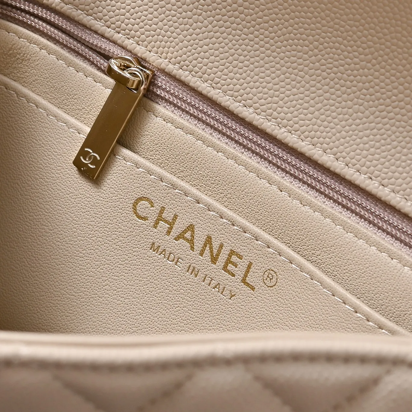 All Categories Chanel Women's Bags 2 (Chanel) Chanel Original A69900 Small Ball Pattern