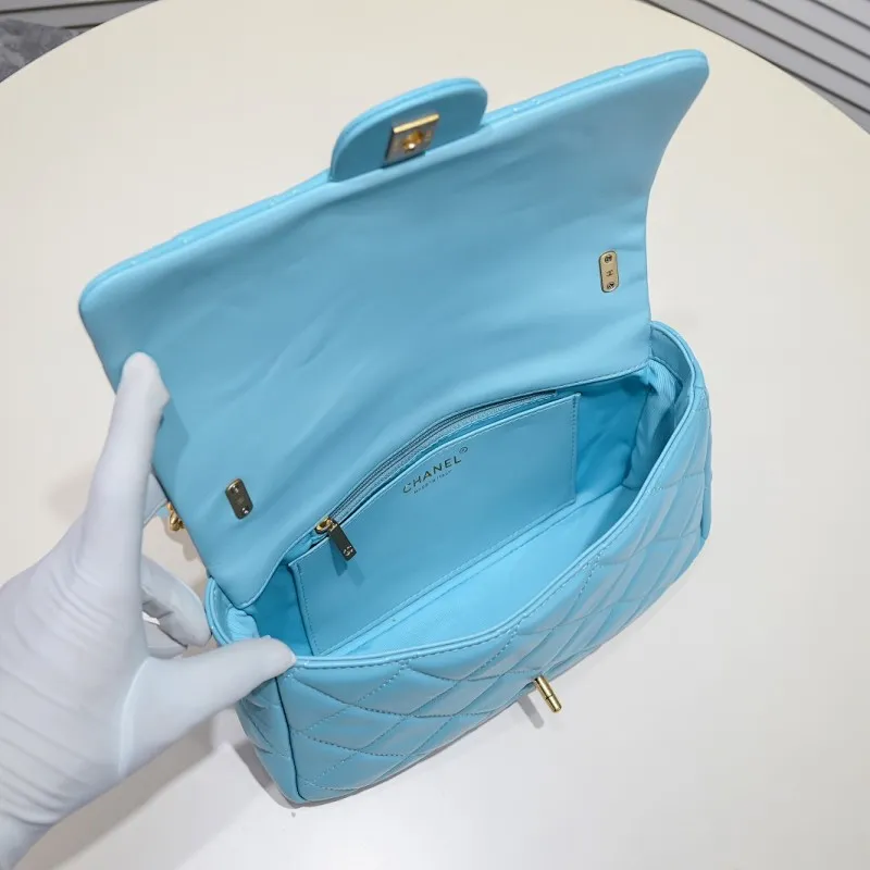 All Categories Official Website "Brand Women's Bags" Women's Bags 💙 Chanel 𝗖𝗵𝗮𝗻𝗲𝟭 𝟮𝟮𝘀 Large Gold Chain Underarm Bag Large Size Jimei, have you got it yet? This bag is easy to wear with hot girls, and the capacity is good. The thick chain is the finishing touch of this bag. It is younger and more fashionable than Cf 𝐒𝐢𝐳𝐞𝟏8-𝟐7-