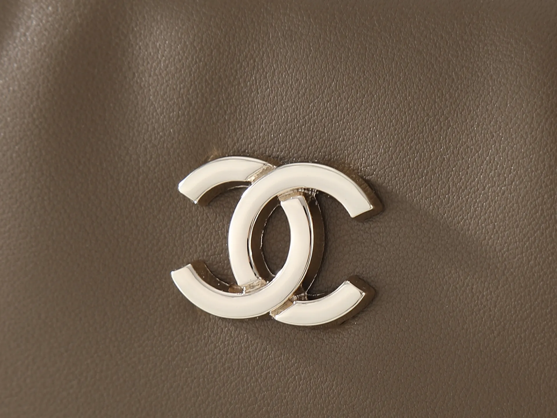 All categories Official website "Brand Women's Bags" Women's Bags 💙 Chanel 2026 new CHANEL hand-held crossbody bag