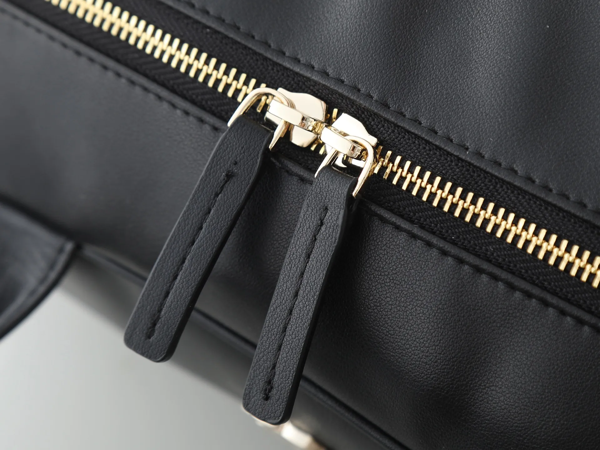All categories Official website "Brand Women's Bags" Women's Bags 💙 Chanel 2026 new CHANEL hand-held crossbody bag