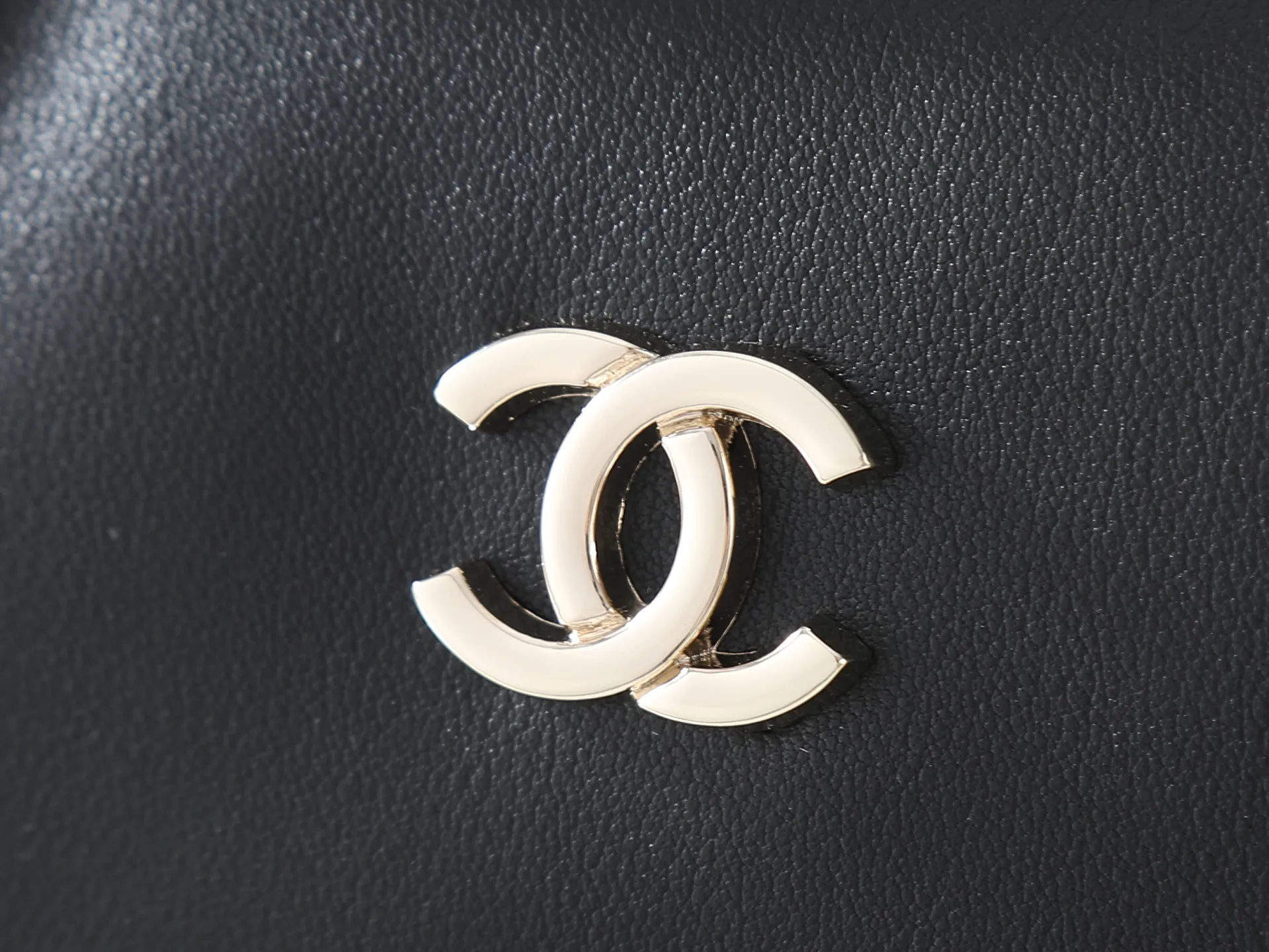 All categories Official website "Brand Women's Bags" Women's Bags 💙 Chanel 2026 new CHANEL hand-held crossbody bag