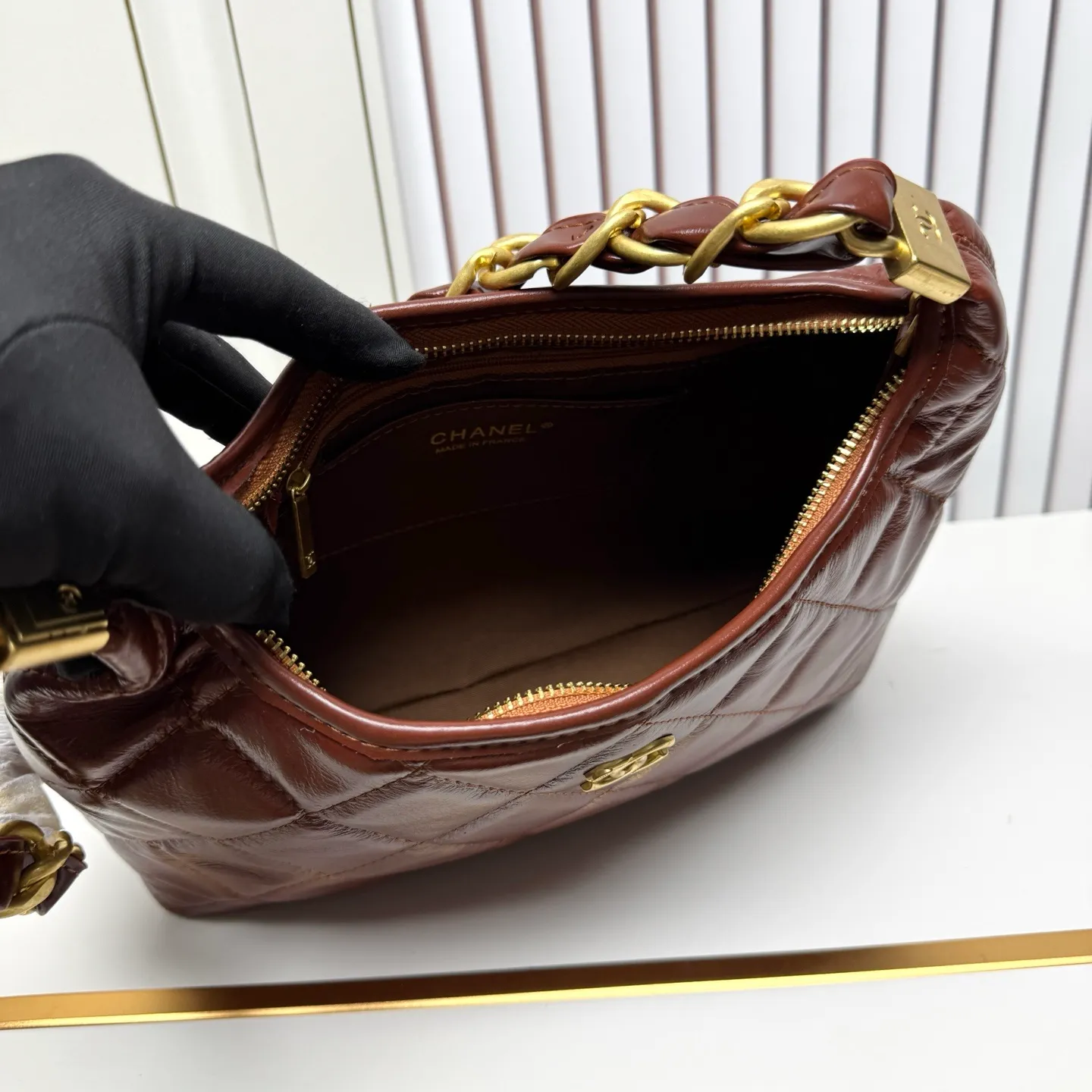 All Categories Official Website "Brand Women's Bags" Women's Bags 💙 Chanel 2026 Official Website CHANEL Oil Wax Leather Wandering Hobo Underarm Bag
