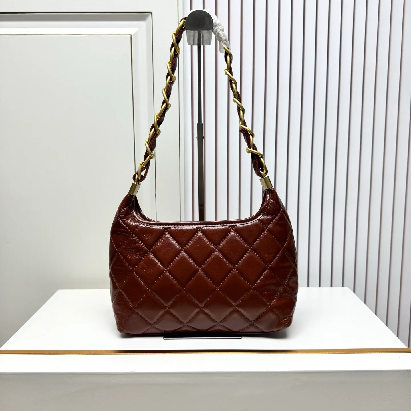 All Categories Official Website "Brand Women's Bags" Women's Bags 💙 Chanel 2026 Official Website CHANEL Oil Wax Leather Wandering Hobo Underarm Bag