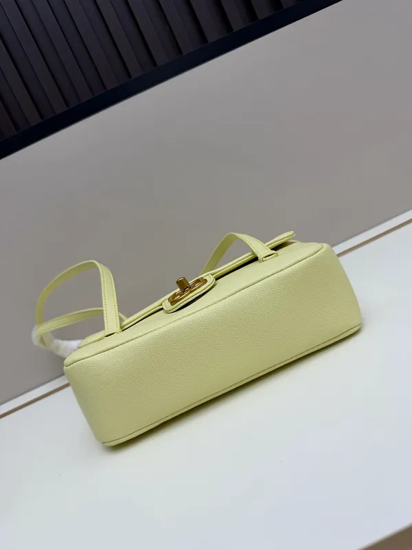 All Categories Chanel Women's Bags 2 (Chanel) Chanel 2620