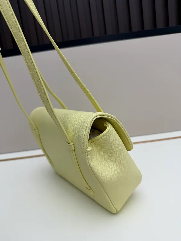 All Categories Chanel Women's Bags 2 (Chanel) Chanel 2620