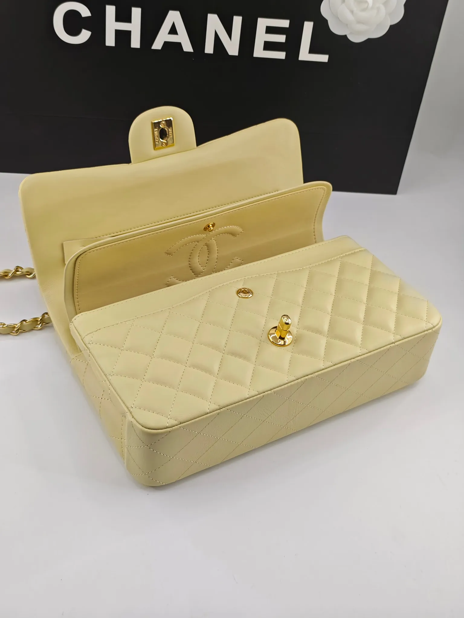 All Categories Chanel Women's Bags 2 (Chanel) Chanel Original Order A01112