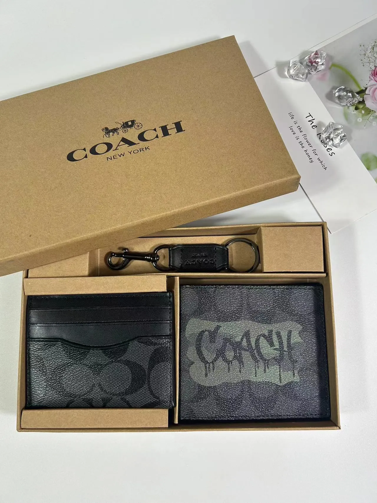 All categories Coach wallet (COACH) Coach three-piece set