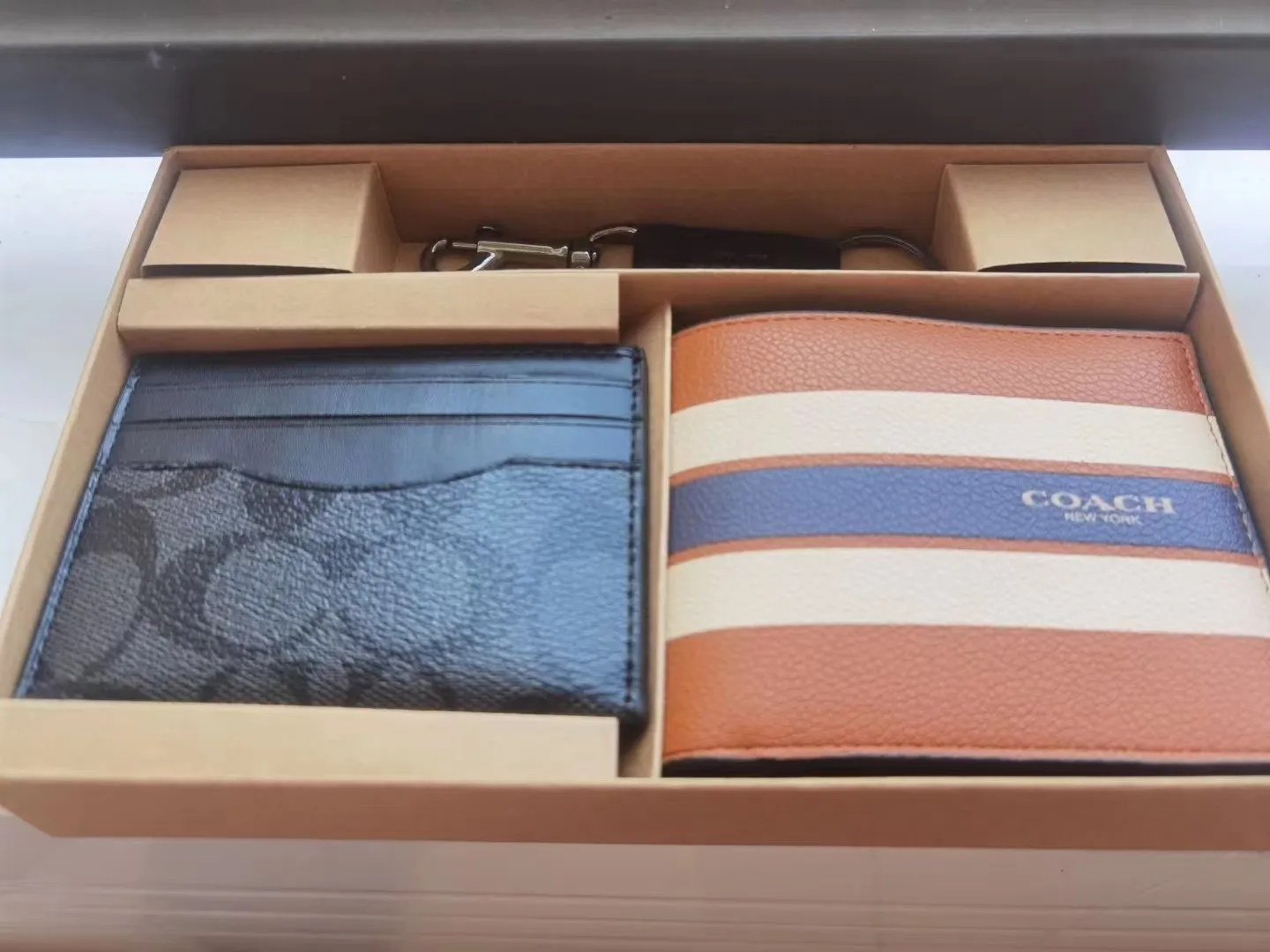 All categories Coach wallet (COACH) Coach three-piece set