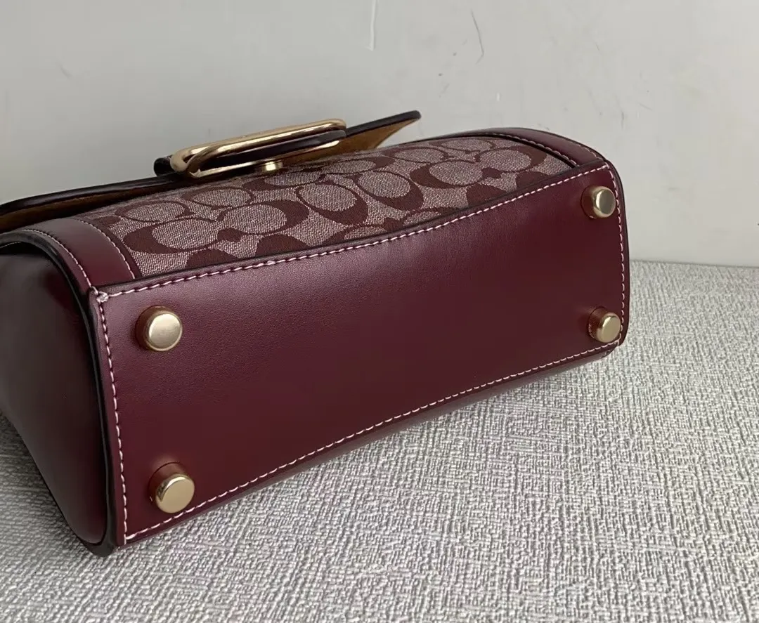 All Categories Official Website "Brand Women's Bags" Women's Bags 💙 COACH 2023 latest COACH crossbody bag