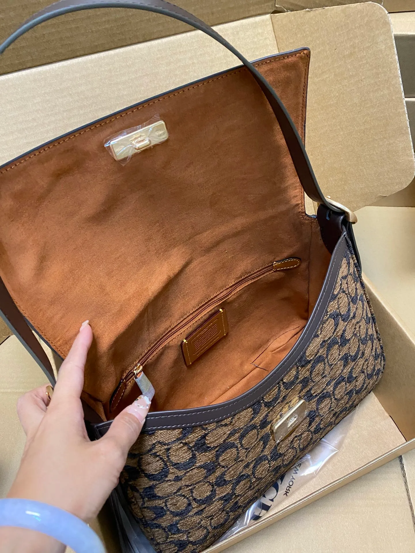 All Categories Official Website "Brand Women's Bags" Women's Bags 💙 COACH 2026 New COACH Underarm Bag