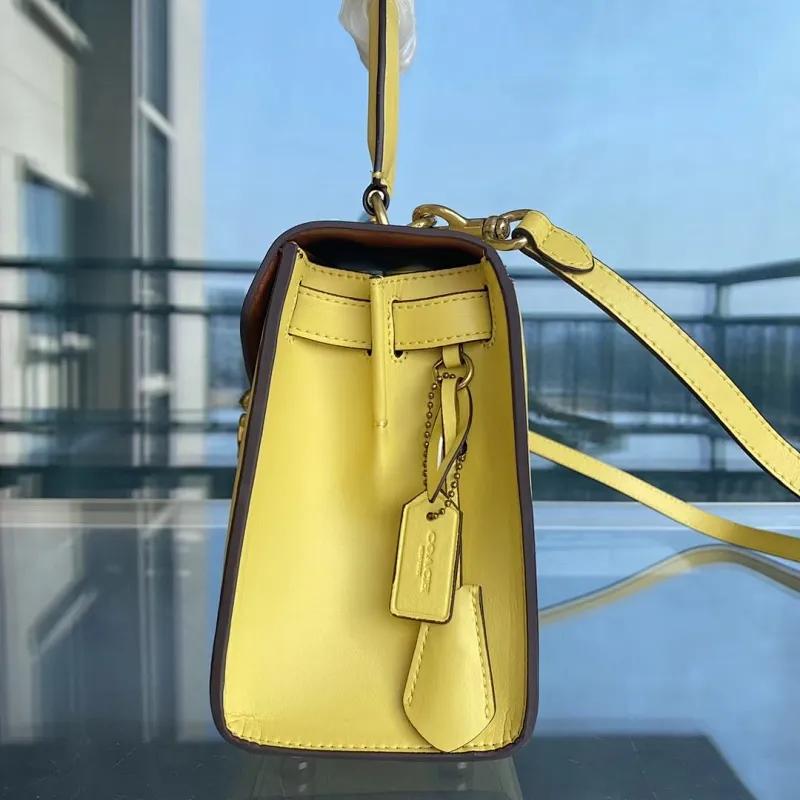 All Categories Official Website "Brand Women's Bags" Women's Bags 💙 COACH 2023 latest COACH crossbody bag