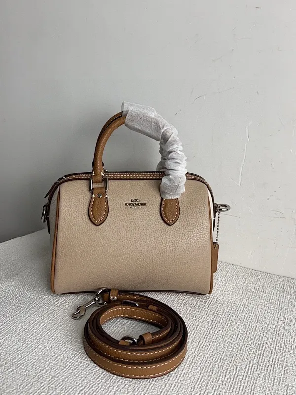 All Categories Official Website "Brand Women's Bags" Women's Bags 💙 COACH 2024 latest model COACH crossbody bag