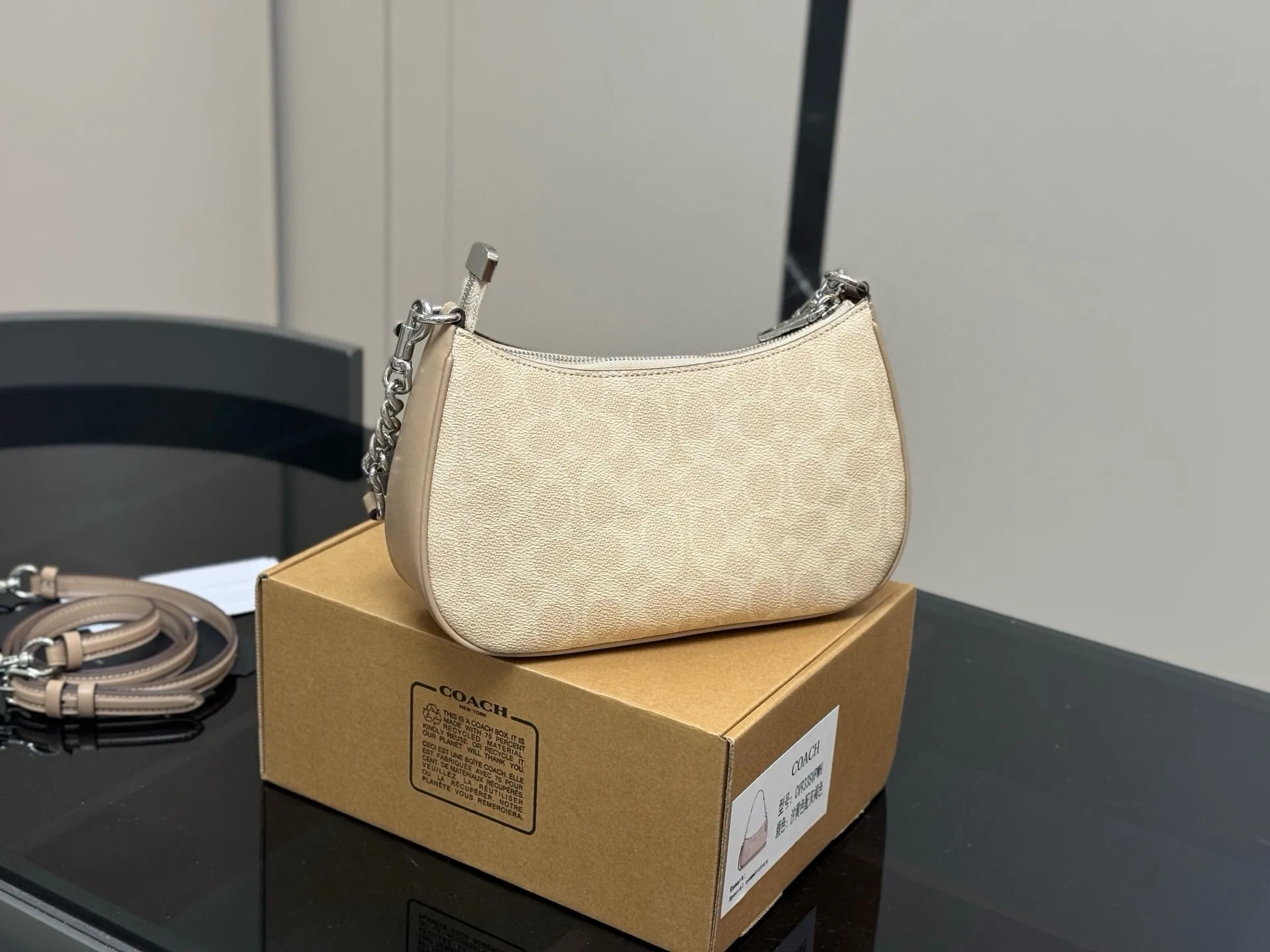 All categories Official website "Brand Women's Bags" Women's Bags 💙 COACH 2025 new COACH armpit bag