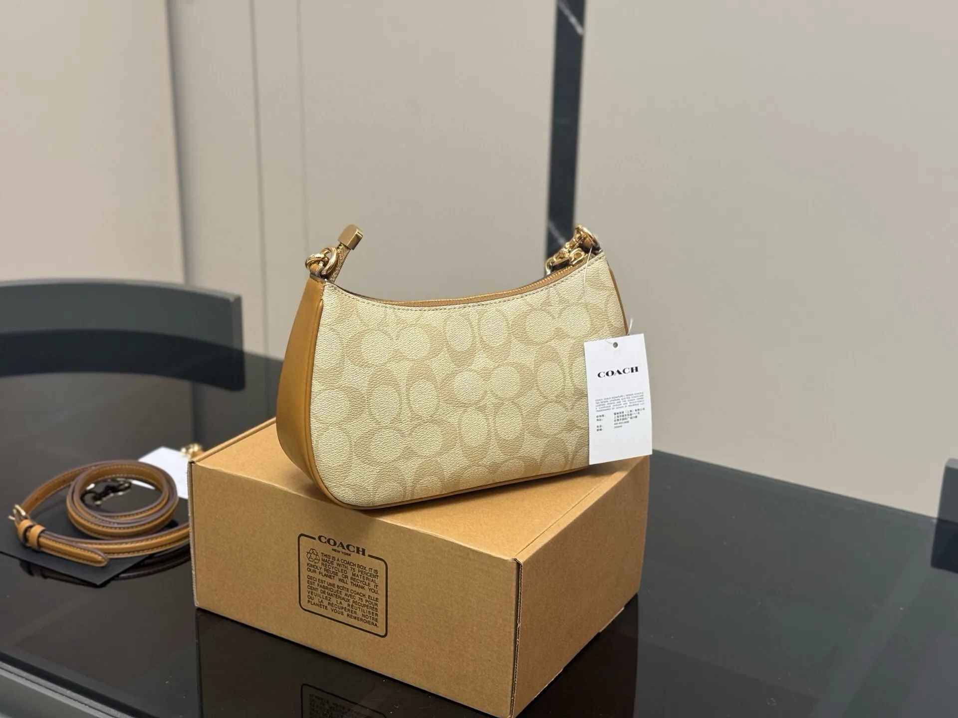 All categories Official website "Brand Women's Bags" Women's Bags 💙 COACH 2025 new COACH armpit bag