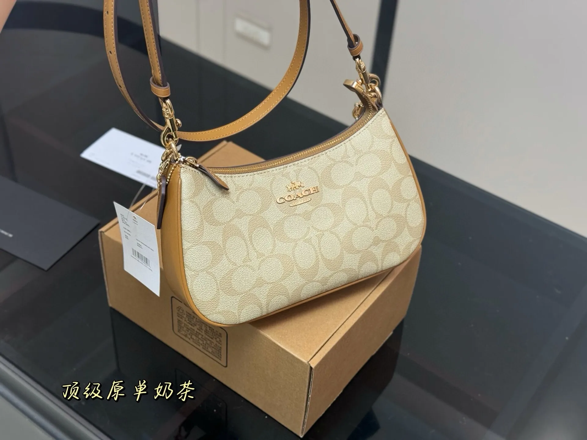 All categories Official website "Brand Women's Bags" Women's Bags 💙 COACH 2025 new COACH armpit bag