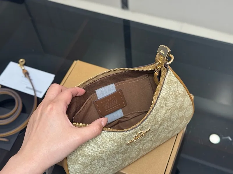 All categories Official website "Brand Women's Bags" Women's Bags 💙 COACH 2025 new COACH armpit bag