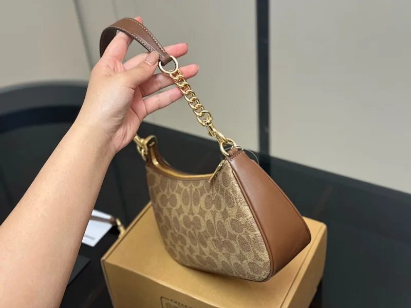 All categories Official website "Brand Women's Bags" Women's Bags 💙 COACH 2025 new COACH armpit bag