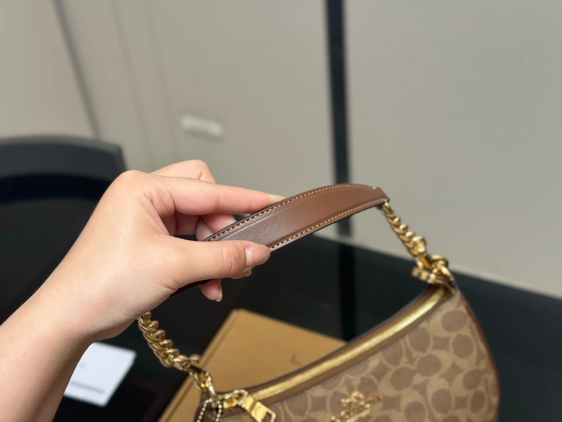 All categories Official website "Brand Women's Bags" Women's Bags 💙 COACH 2025 new COACH armpit bag