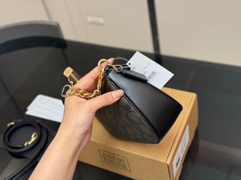 All categories Official website "Brand Women's Bags" Women's Bags 💙 COACH 2025 new COACH armpit bag