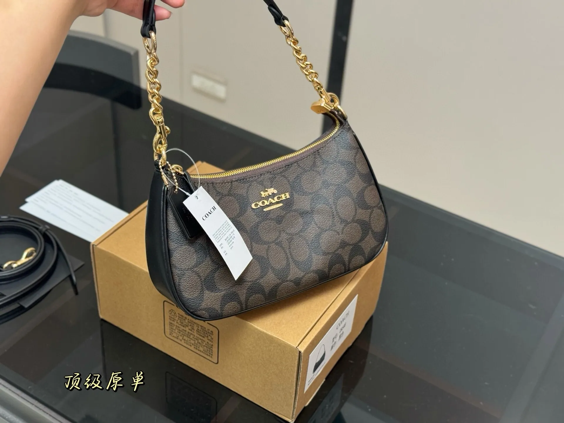 All categories Official website "Brand Women's Bags" Women's Bags 💙 COACH 2025 new COACH armpit bag