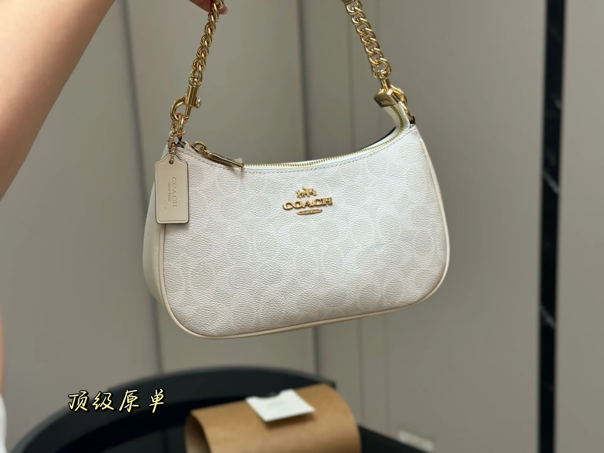All categories Official website "Brand Women's Bags" Women's Bags 💙 COACH 2025 new COACH armpit bag