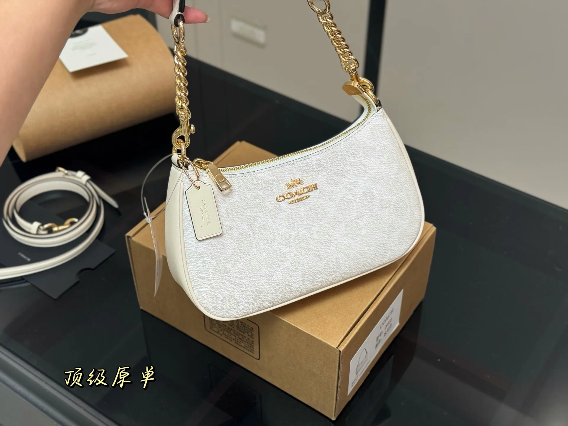 All categories Official website "Brand Women's Bags" Women's Bags 💙 COACH 2025 new COACH armpit bag
