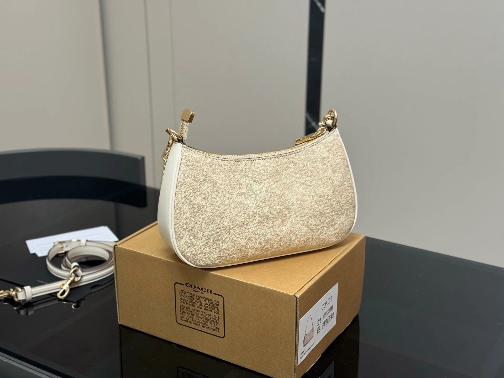 All categories Official website "Brand Women's Bags" Women's Bags 💙 COACH 2025 new COACH armpit bag