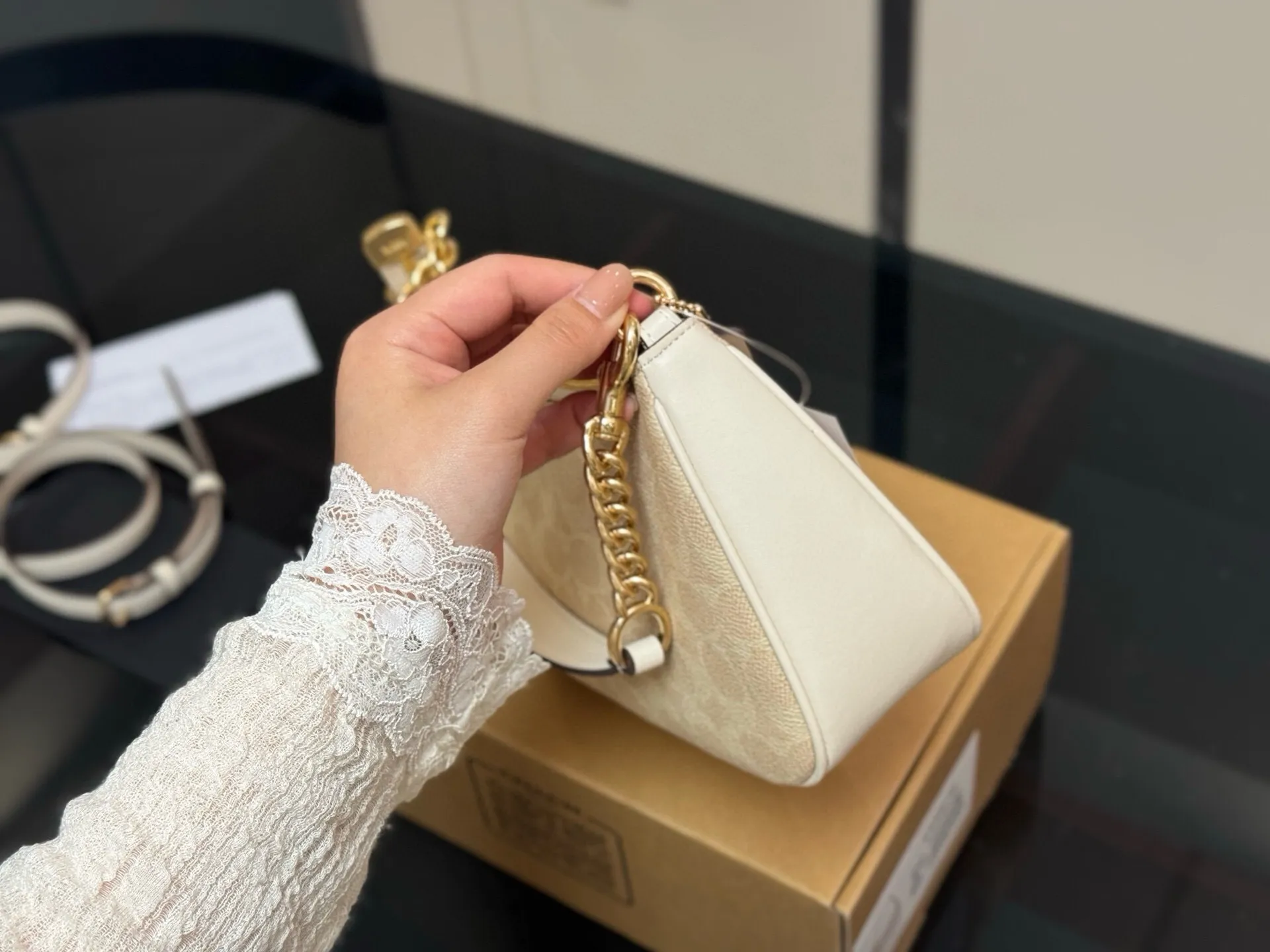 All categories Official website "Brand Women's Bags" Women's Bags 💙 COACH 2025 new COACH armpit bag