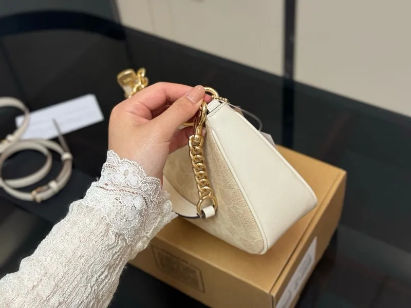 All categories Official website "Brand Women's Bags" Women's Bags 💙 COACH 2025 new COACH armpit bag