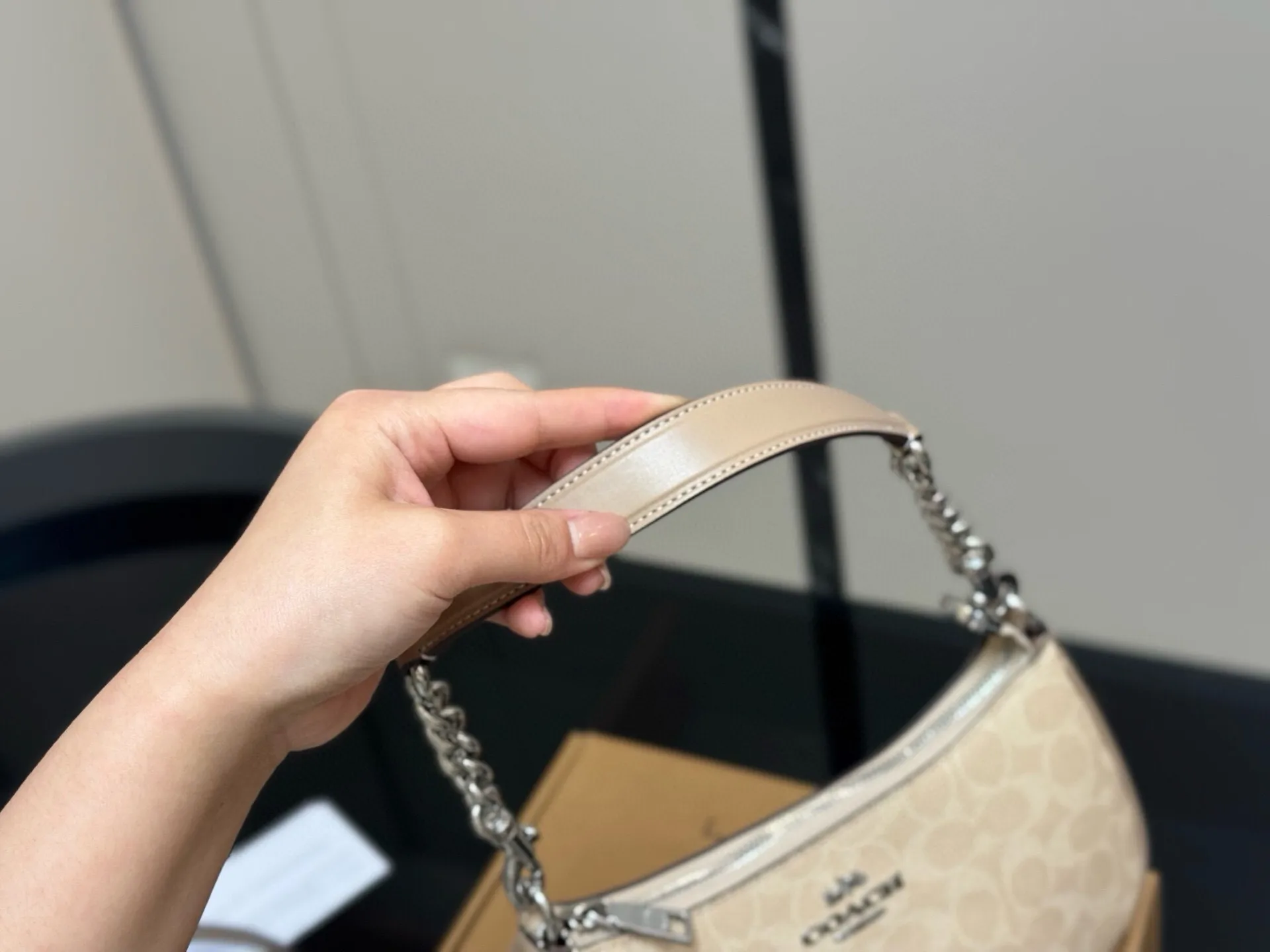 All categories Official website "Brand Women's Bags" Women's Bags 💙 COACH 2025 new COACH armpit bag