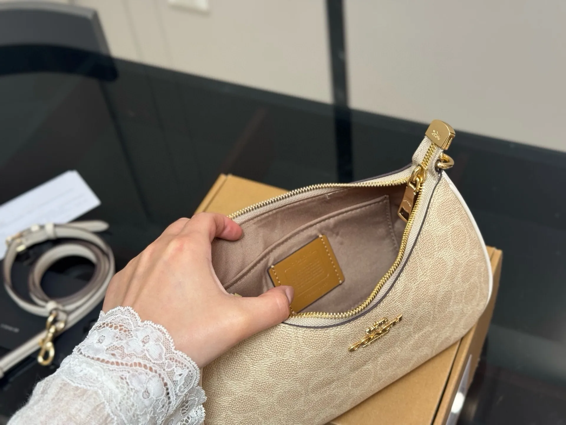 All categories Official website "Brand Women's Bags" Women's Bags 💙 COACH 2025 new COACH armpit bag