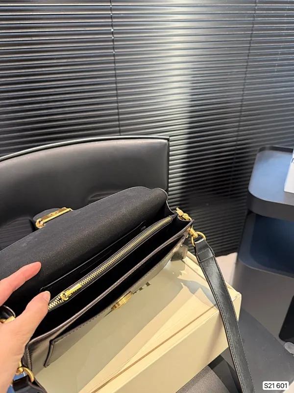 All categories Official website "Brand Women's Bags" Women's Bags 💙 COACH 2025 new COACH armpit bag
