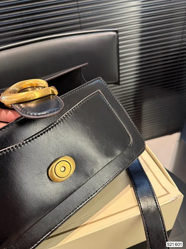 All categories Official website "Brand Women's Bags" Women's Bags 💙 COACH 2025 new COACH armpit bag