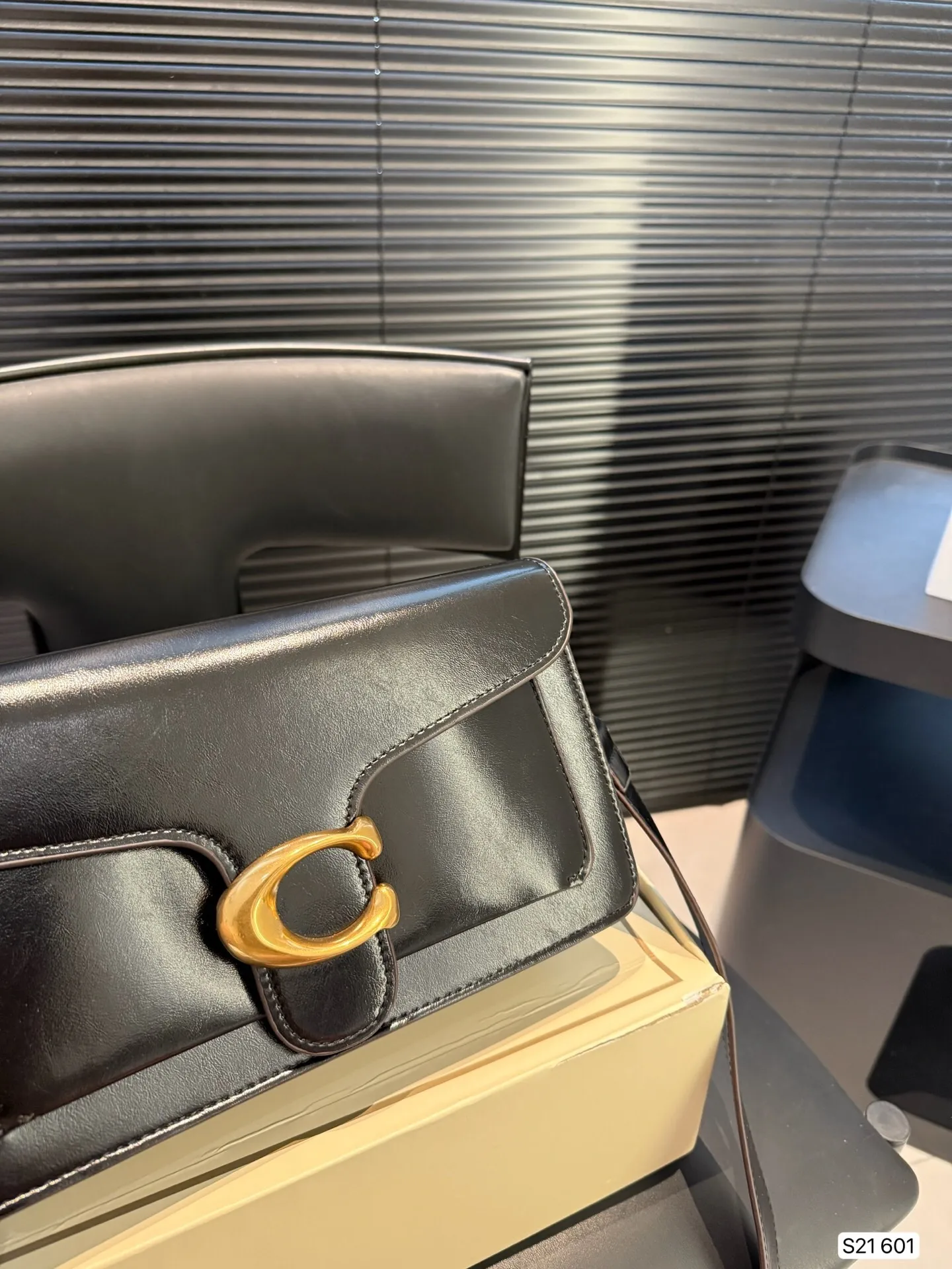 All categories Official website "Brand Women's Bags" Women's Bags 💙 COACH 2025 new COACH armpit bag