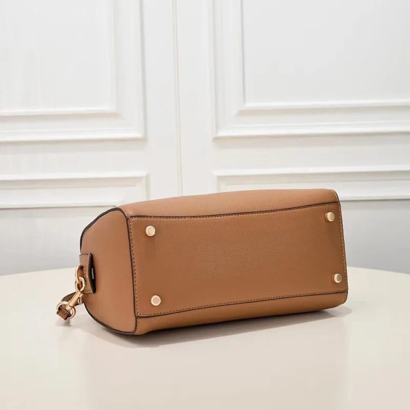 All Categories Official Website "Brand Women's Bags" Women's Bags 💙 COACH 2023 latest COACH crossbody bag