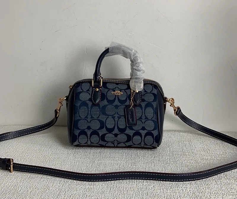 All Categories Official Website "Brand Women's Bags" Women's Bags 💙 COACH 2024 latest model COACH crossbody bag