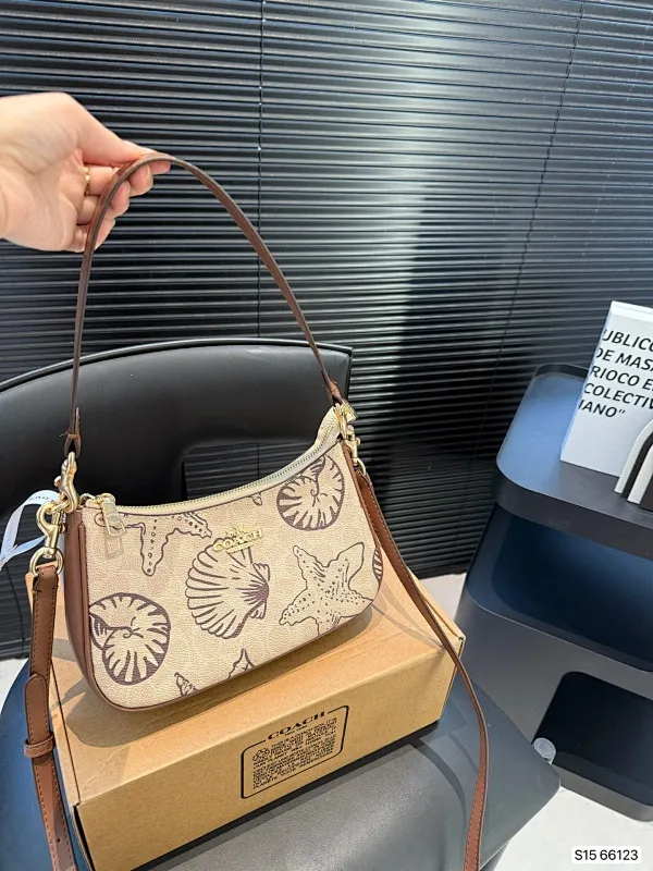 All categories Official website "Brand Women's Bags" Women's Bags 💙 COACH 2025 new COACH armpit bag